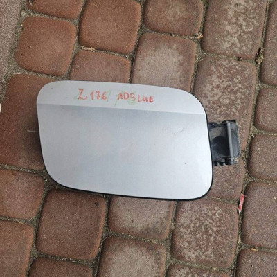 Klapka wlewu paliwa adblue DIESEL Z176 srebrna Opel Insignia B 39186497