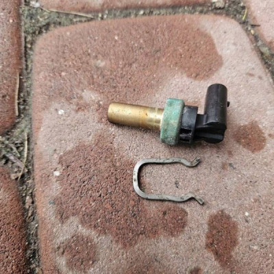 Czujnik temperatury wody + zawleczka Opel Insignia B 12641073