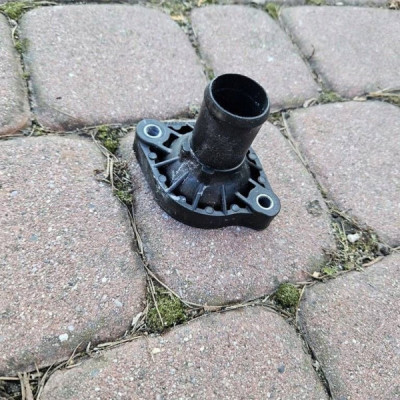 Kruciec mocowanie wspornik rura wąż wody wodny 1.0i VVTI 1KR Toyota Aygo X