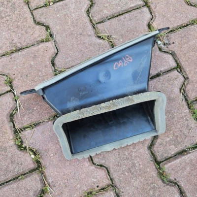 Wlot dolot nagrzewnicy powietrza podszybia Toyota Aygo X 2022r