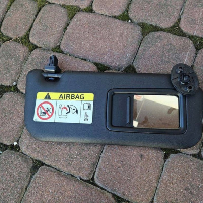 Słonecznik przeciwsłoneczna pasażera prawy daszek 2022r Toyota Aygo X