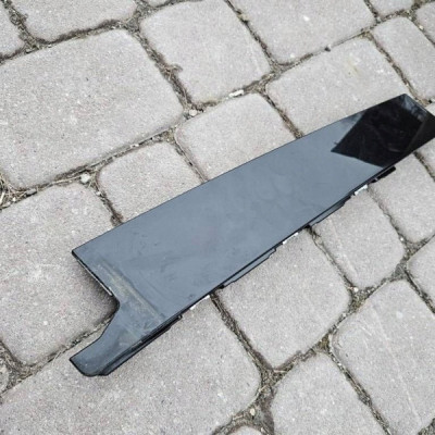 Listwa szyby drzwi pionowa słupka lewa tył Renault Megane IV 822826998R