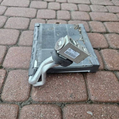 Chłodnica skraplacz klimatyzacji nagrzewnicy Renault Megane IV T67622A