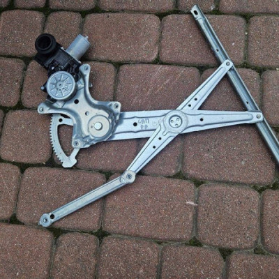 Podnośnik szyby przód przedni prawy Toyota Camry VIII XV70 85710-33240