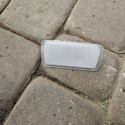 Lampka oświetlenia wnętrza Toyota Camry VIII XV70 240216