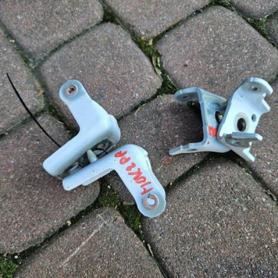 Zawias zawiasy drzwi przód przednie prawe EPR białe Opel Mokka B II