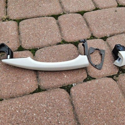 Klamka drzwi tył tylna prawa biała EPR + Opel Mokka B 9686895877