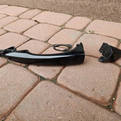 Klamka drzwi tył tylna lewa czarna KTV Opel Mokka B 9686895977