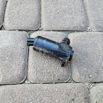 Pompka zbiorniczka spryskiwaczy Lexus Toyota Camry VIII XV70 85330-33070