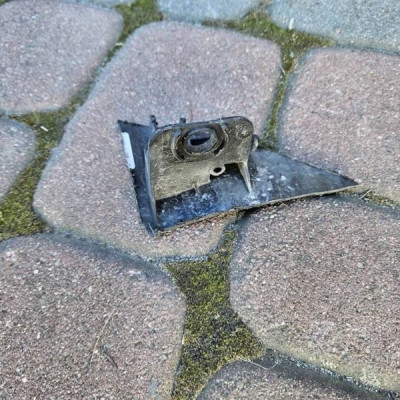 Uchwyt mocowanie wspornik lampy dolny Opel Astra K 39158005