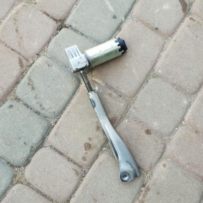 Silniczek fotela regulacja Opel Insignia 835839912 8358399 12