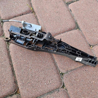 Podstawa klamki drzwi tył tylna lewa 5drzwi Opel Corsa E