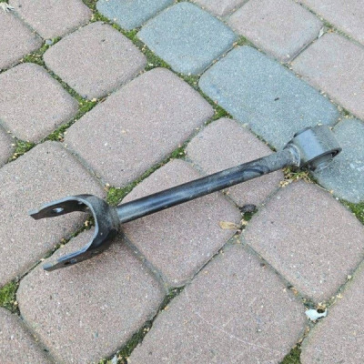 Wahacz tył tylny PRAWY - LEWY sworzeń zawieszenia Toyota Camry VIII XV70