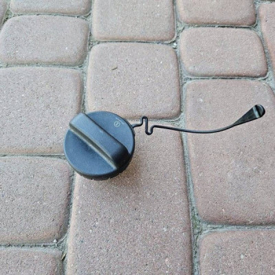 Korek wlewu paliwa zakrętka zbiornika Toyota Camry VIII XV70