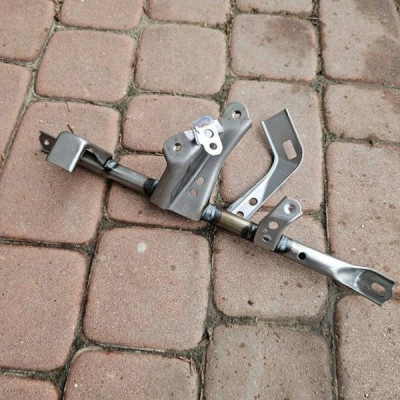 Uchwyt mocowanie wspornik deski belki wnętrza Toyota Camry VIII XV70