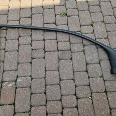 Obudowa osłona listwa szyby przód przednia lewa Opel Adam 13351100