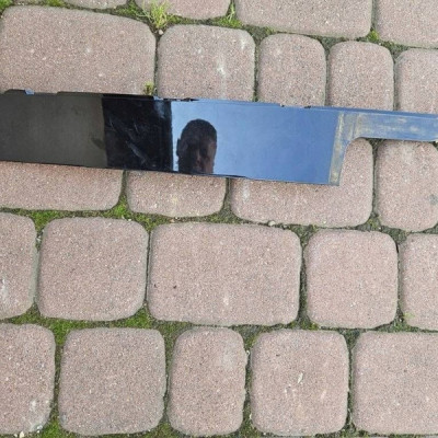 Listwa drzwi szyby przód przednia prawa Opel Adam 13355656