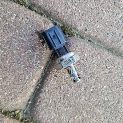 Czujnik ciśnienia paliwa 2.5 HYBRYDA Toyota Camry VIII XV70 09448-33010