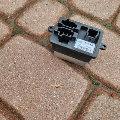 Rezystor opornica dmuchawy nawiewu jeż Renault Zoe A43002100