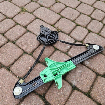 Podnośnik szyby tył tylny prawy mechanizm Volkswagen Golf VII 5G4839462C