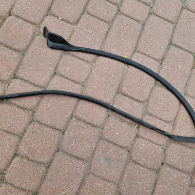 Uszczelka drzwi przód przednich lewych Opel Mokka B II