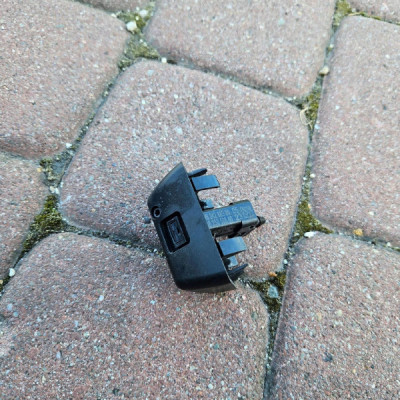 Dysza dyszek spryskiwacze maski szyby przód przedni Opel Mokka B 9824288380