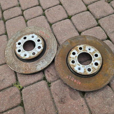 Tarcza tarcze przód przednie komplet Opel Adam