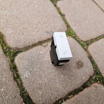 Przycisk przełącznik szyberdachu otwierania włącznik Opel Adam