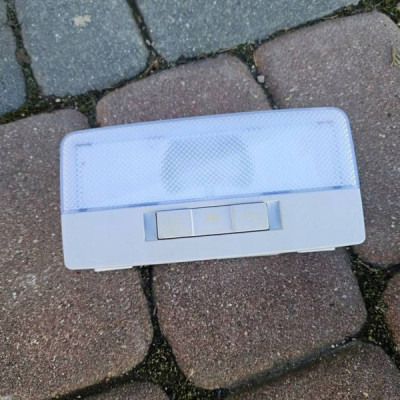 Lampka oświetlenia kabiny wnętrza podsufitki Opel Adam 13390318