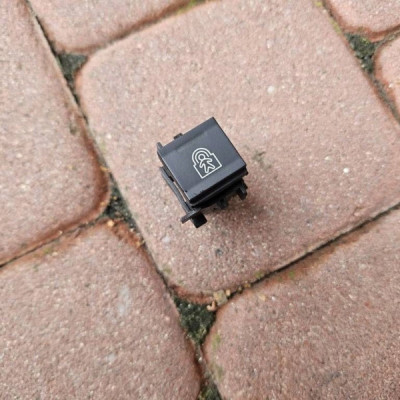 Przycisk przełącznik włącznik PROACE CITY Berlingo Combo E Rifte 98177358ZD