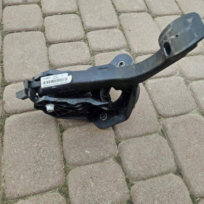 Pedał sprzęgła europa PROACE CITY Combo E Berlingo Rifter 9820886080