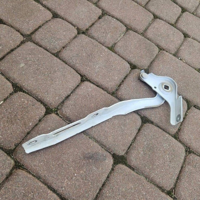 Zawias maski EPR biały prawy PROACE CITY Combo E 9816484780