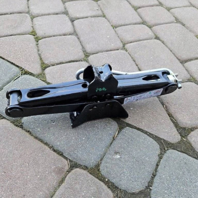 Lewarek podnośnik auta samochodowy PROACE CITY Combo E 9820445480