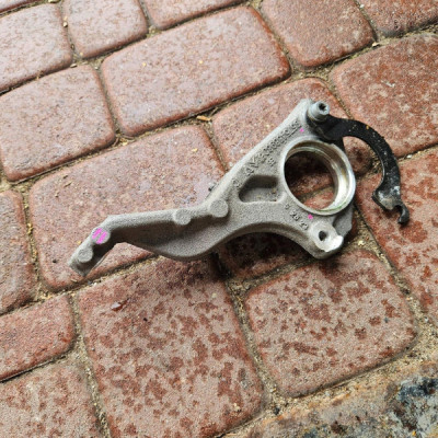 Podpora półosi łapa wspornik uchwyt 1.2 1.2THP PROACE CITY Combo 9675488980