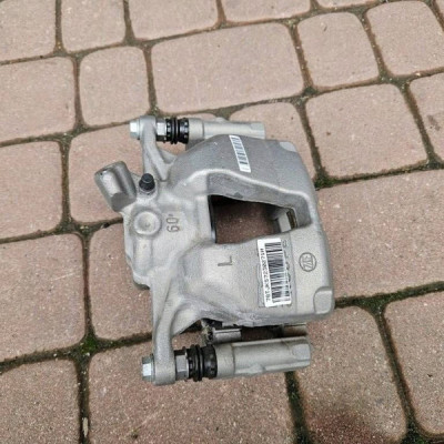 Zacisk przód przedni lewy NOWY jarzmo PROACE CITY Combo E Berlingo Rifter