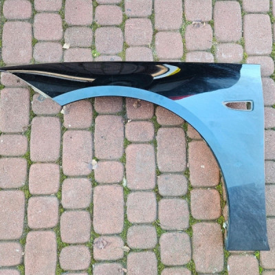 Błotnik przód przedni lewy czarny IGŁA z22y Opel Insignia B