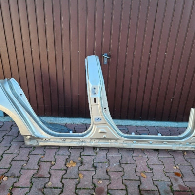 Próg słupek bok SEDAN ćwiartka podłóżnica Toyota Corolla E21 E20