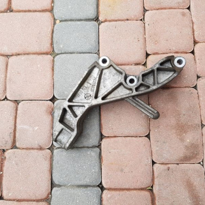 Łapa skrzyni biegów Opel Astra H Zafira B 24459820