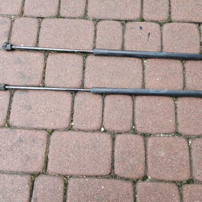 Teleskop podnośnik siłownik tył tylny klpay Opel ADAM 13352789