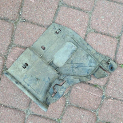 Obudowa dolna podwozia podłoga Volkswagen Golf VII 5Q0825272A