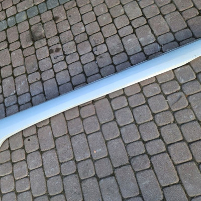 Obudowa osłona progu listwa lewa biała OV360 Renault ZOE 764197005R