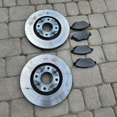 Tarcze przednie hamulcowe z klockami ORYGINAŁ Opel Mokka B 2 II