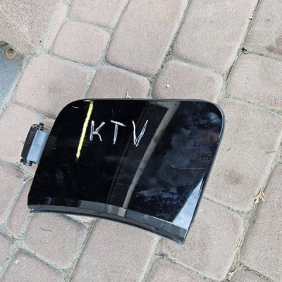 Klapka wlewu paliwa wlew benzyna KTV Opel MOKKA B 2 II 9833719880