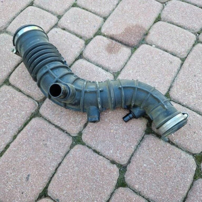 Rura dolot powietrza 0.9TCE Renault Clio IV 165764382R
