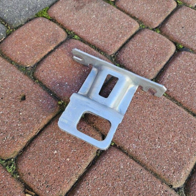 Uchwyt mocowanie wspornik prawy blacha Opel Grandland X 194136R00