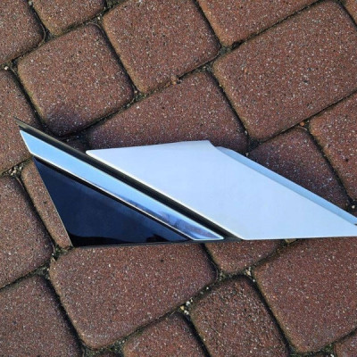 Listwa zakończenie trójkąt błotnika prawe EWP Opel Grandland X YP00065480