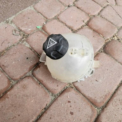 Zbiorniczek wyrównawczy płynu Opel Grandland X 9678514680