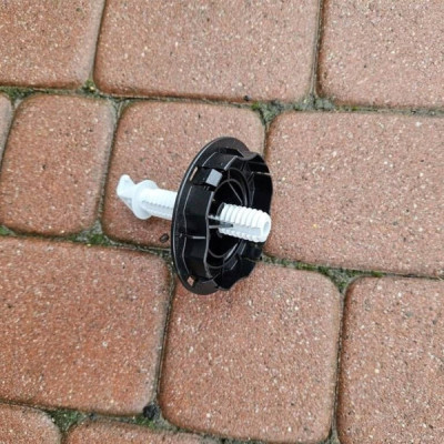 Śruba mocowania koła zapasowego Opel Grandland X 9816031680