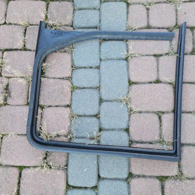 Uszczelka drzwi prawy szyby PROACE CITY Berlingo Combo E Rifter 9818017380