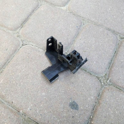 Uchwyt mocowanie instalacji wtyczki Volkswagen Golf 7 VII 5Q0971890E